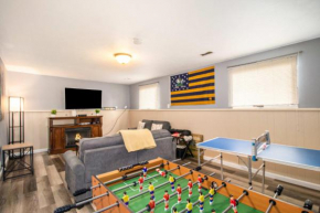 Notre Dame Get Away 4-Bdm 2-mile from Campus BBQ
